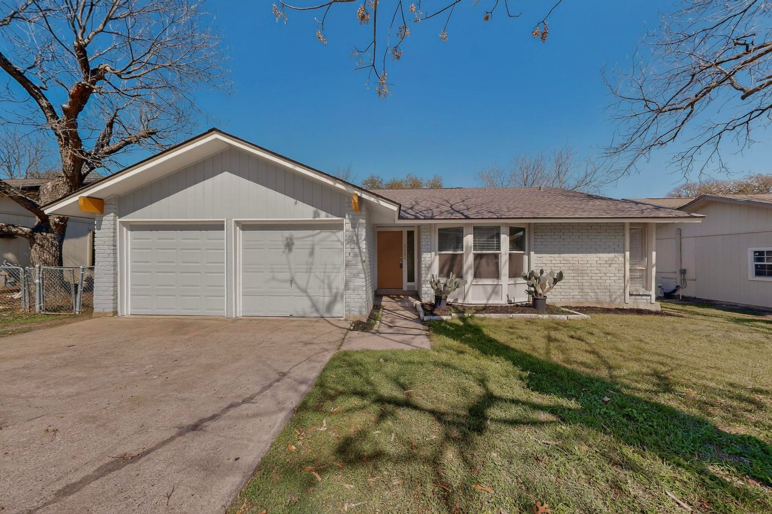 1004 Speer Ln