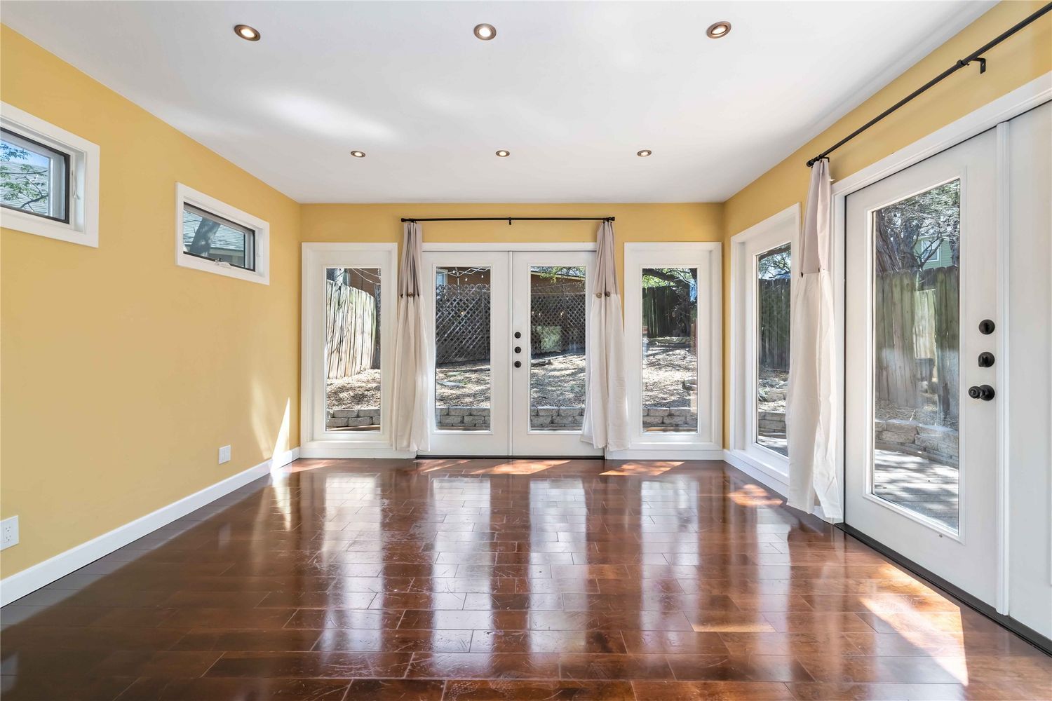 1703 Waterloo Trail, Unit B interior