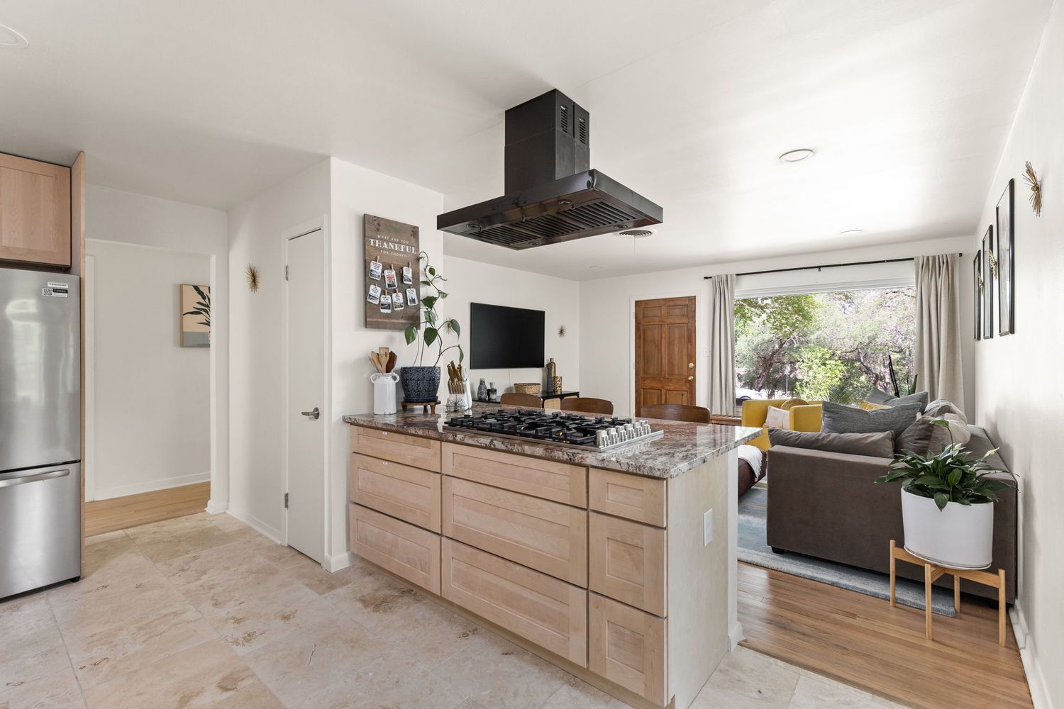 4107 Shoal Creek Blvd kitchen