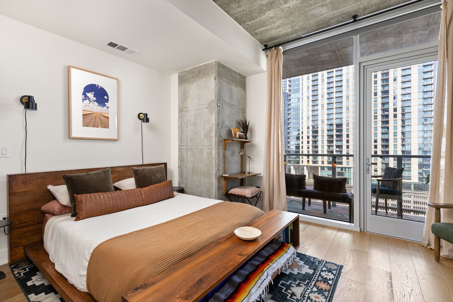 48 East Ave, Unit 2002 interior