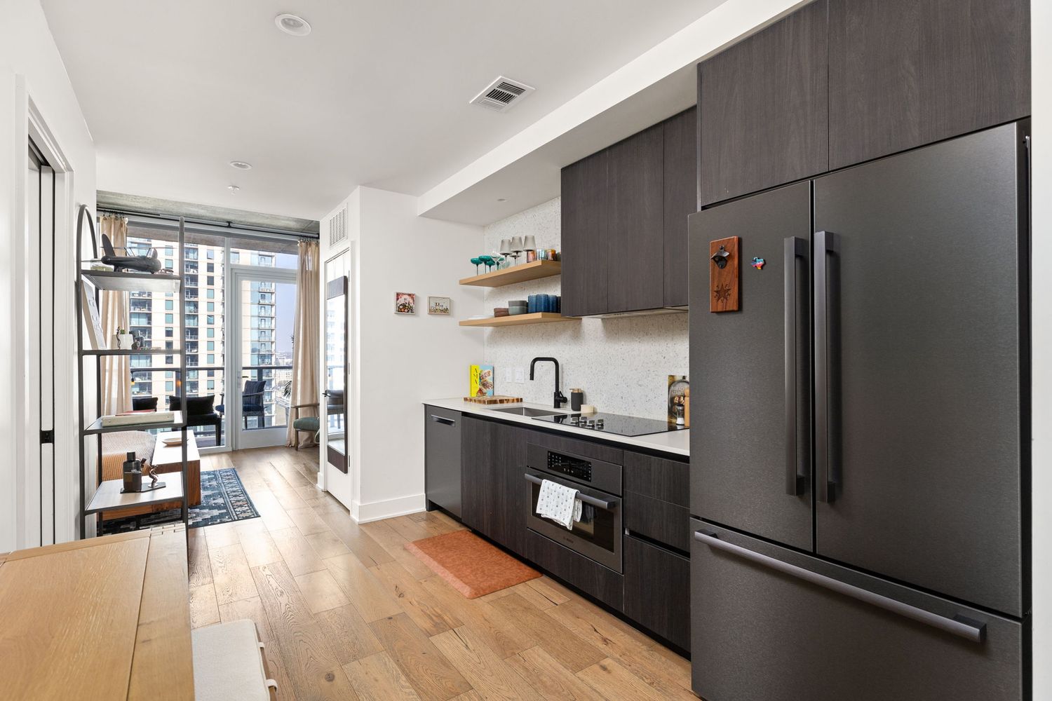 48 East Ave, Unit 2002 kitchen