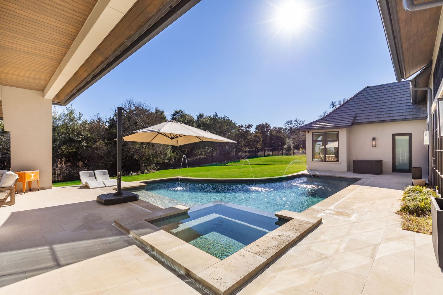 522 Delayne Dr kitchen